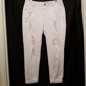 Distressed boyfriend jeans