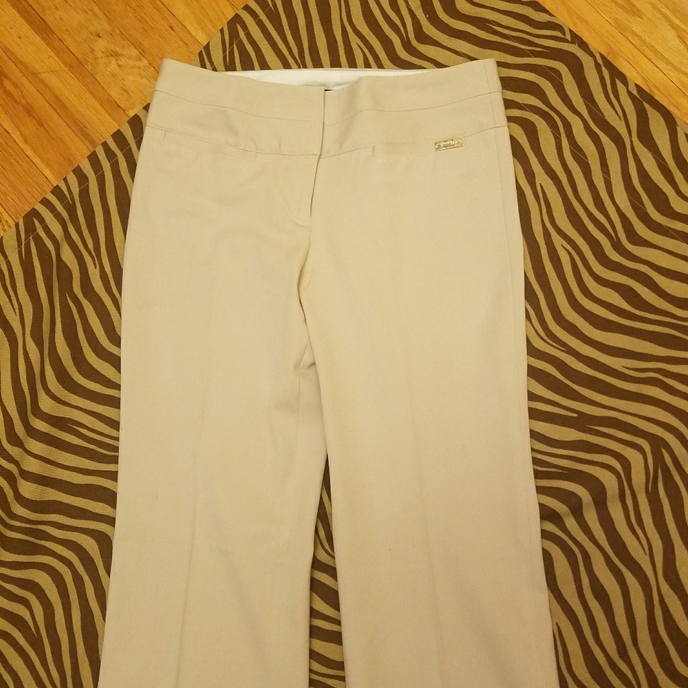Woman's dress pants - Picture 2 of 4