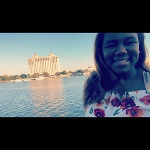 Meet your Posher, Tiara