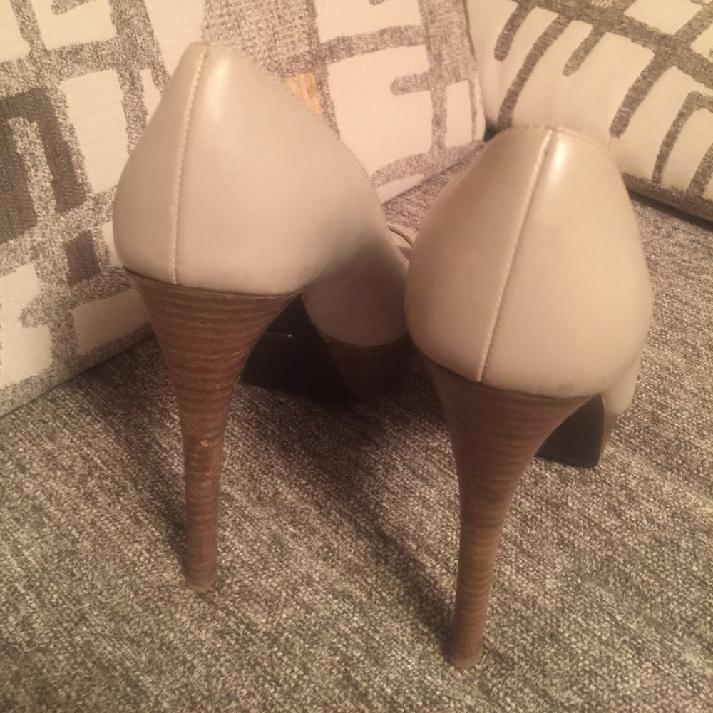 Burberry pumps