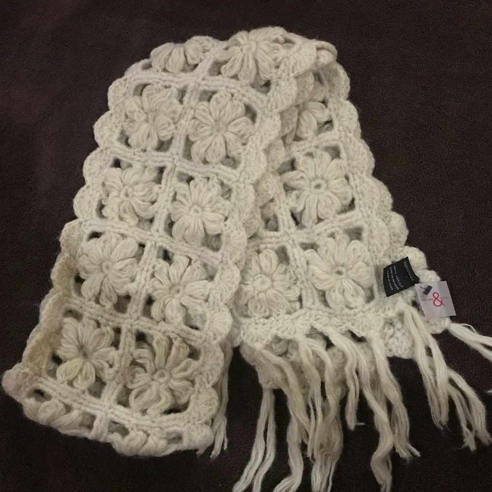 NY&CO Scarf
