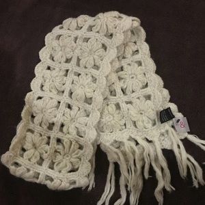 NY&CO Scarf
