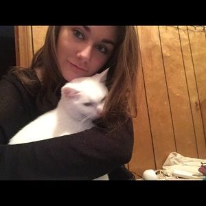 Meet your Posher, Kayla