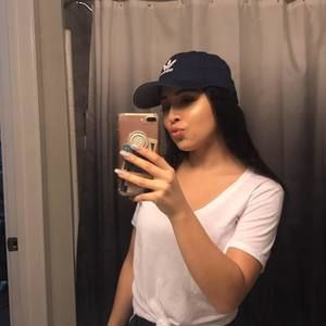 Meet your Posher, Isabel