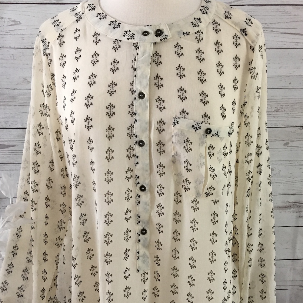 Knox Rose Long Sleeve Sheer- Size XL