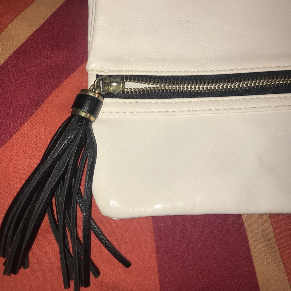 White&Black H&M Clutch - Picture 3 of 6