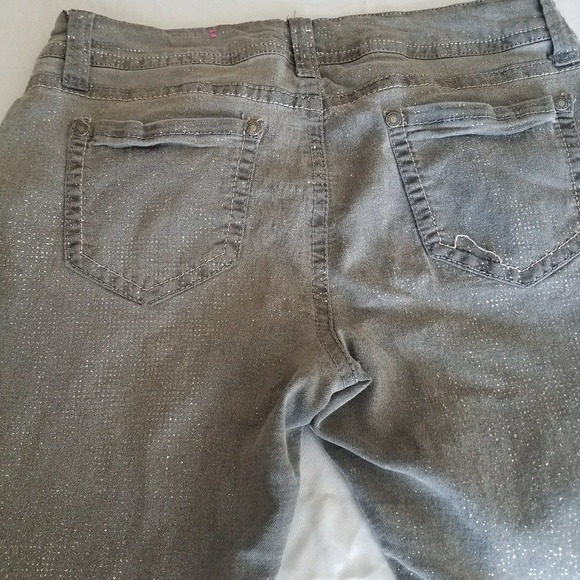 DONATED - Picture 3 of 8