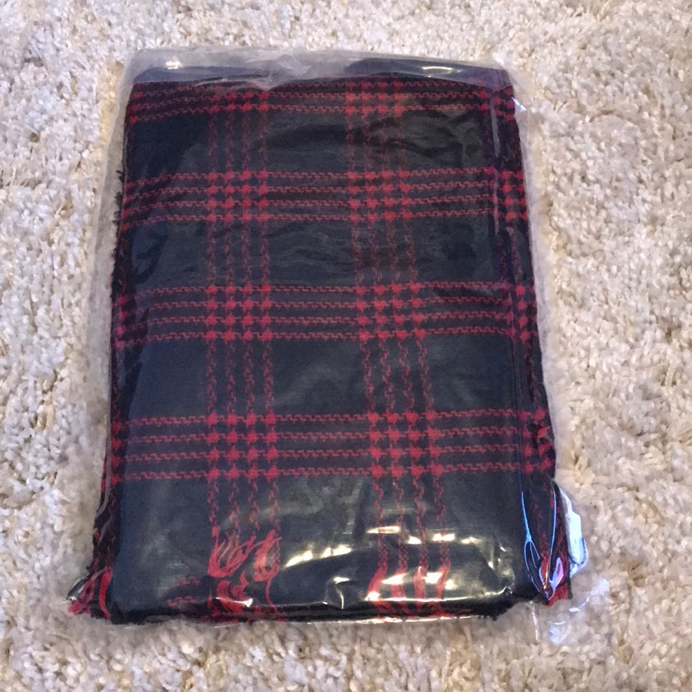 Last one! ✨ Blanket Scarf Fringe Wrap Plaid Shawl - Picture 6 of 6