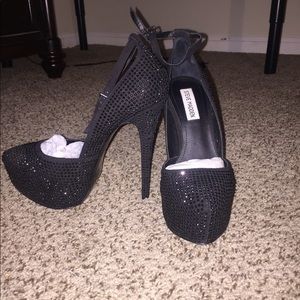 Platform bedazzled shoe