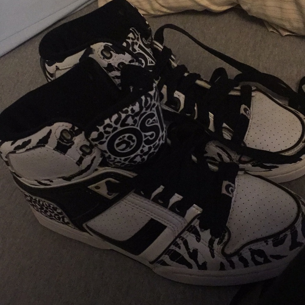 Slightly used black and white Osiris ❤️