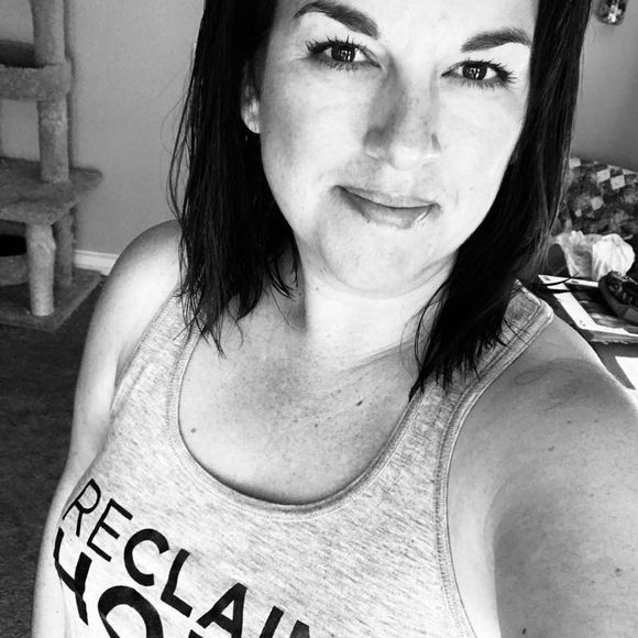 Meet your Posher, Julie - Picture 1 of 1