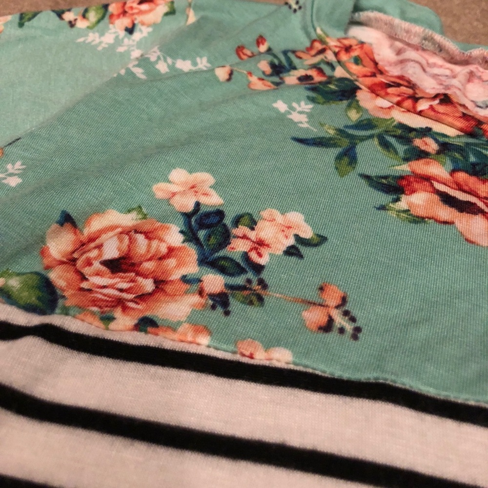 {SOLD} - Picture 3 of 5