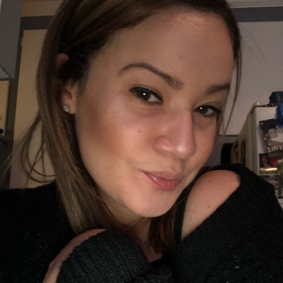 Meet your Posher, Loilyn - Picture 1 of 1