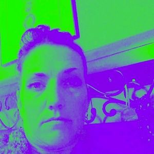 Meet your Posher, Becca