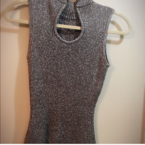 Top gray - Picture 2 of 2