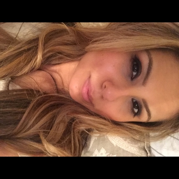 Meet your Posher, Christina - Picture 1 of 1