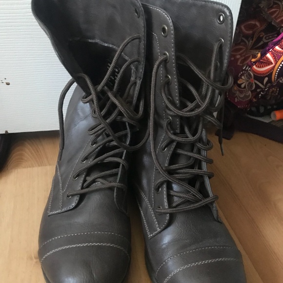 Boots - Picture 2 of 2
