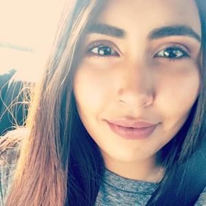 Meet your Posher, Cecilia