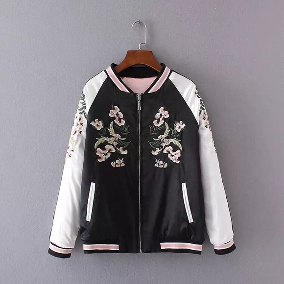 🚫SOLD🚫Floral embroidered bomber jacket - Picture 1 of 4