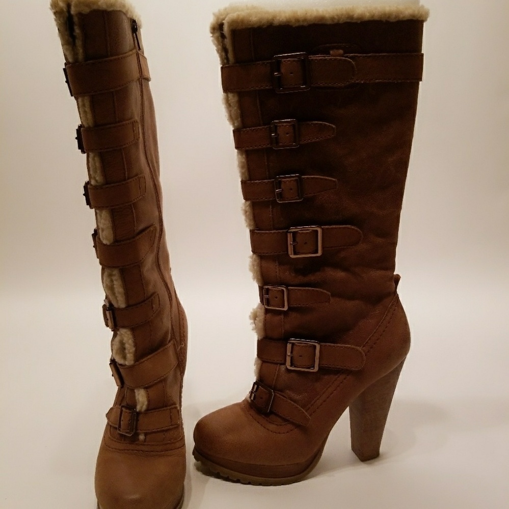 Report leather boot with faux fur trim
