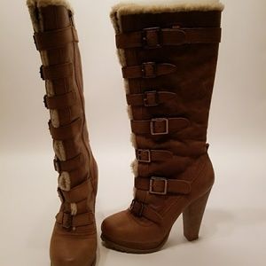 Report leather boot with faux fur trim