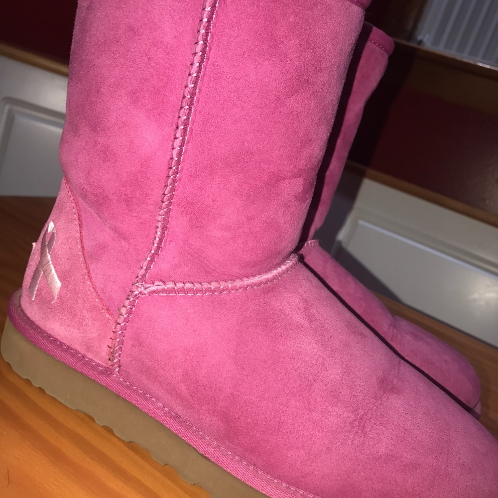 Pink uggs
