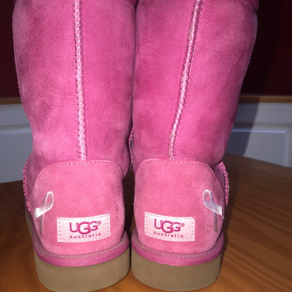 Pink uggs - Picture 2 of 4