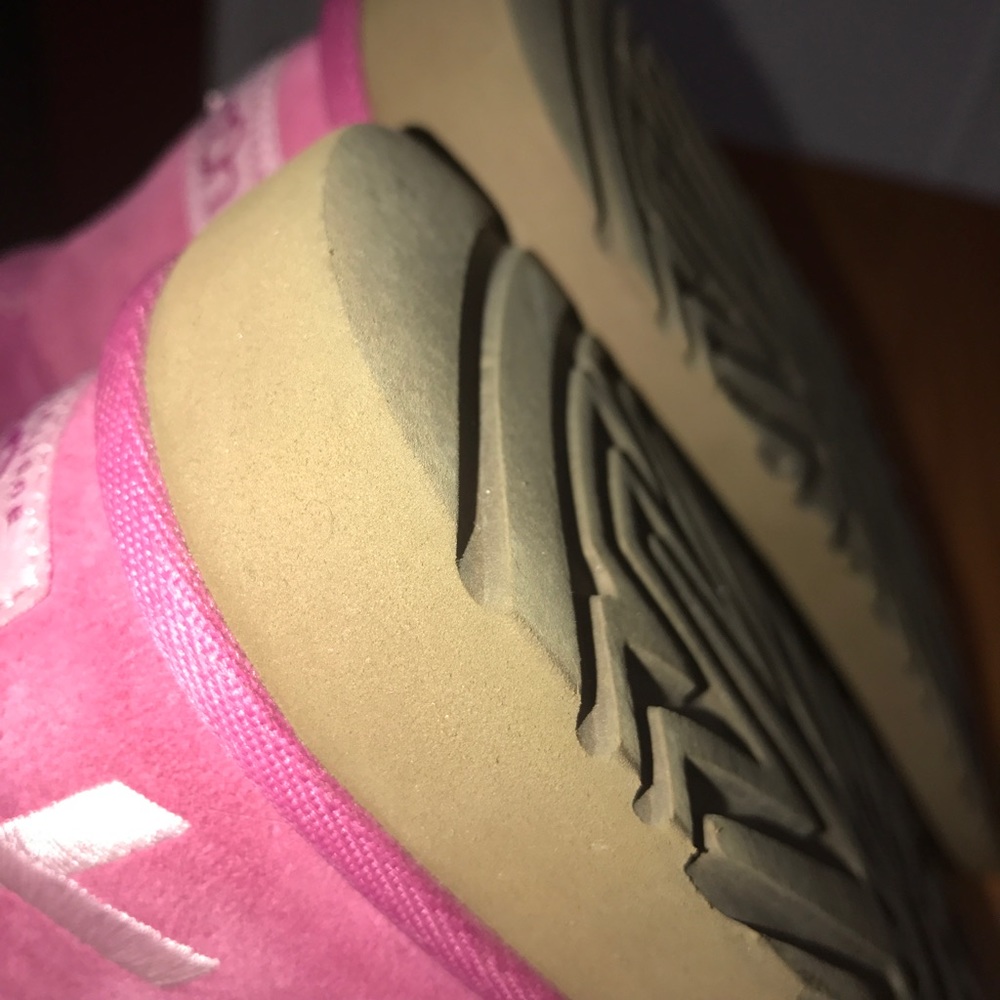 Pink uggs - Picture 3 of 4