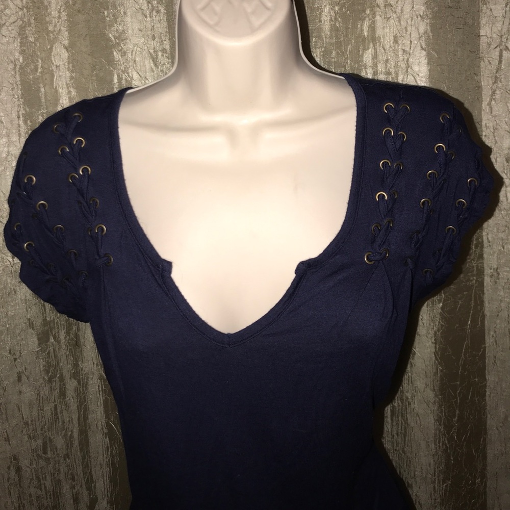 Top - Picture 2 of 7