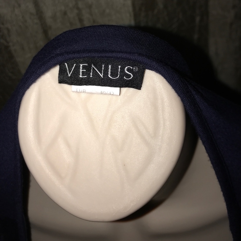 Top - Picture 4 of 7