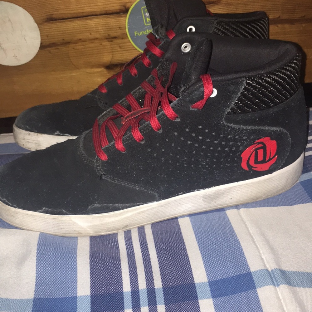 Adidas D Rose Lake Shore Mid Men Basketball Shoe