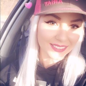 Meet your Posher, Danielle