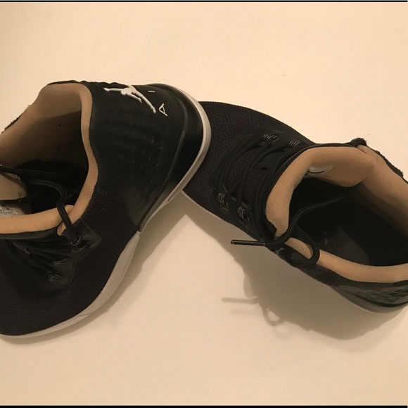 KIDS' AIR JORDAN 'ACADEMY' - Picture 4 of 5