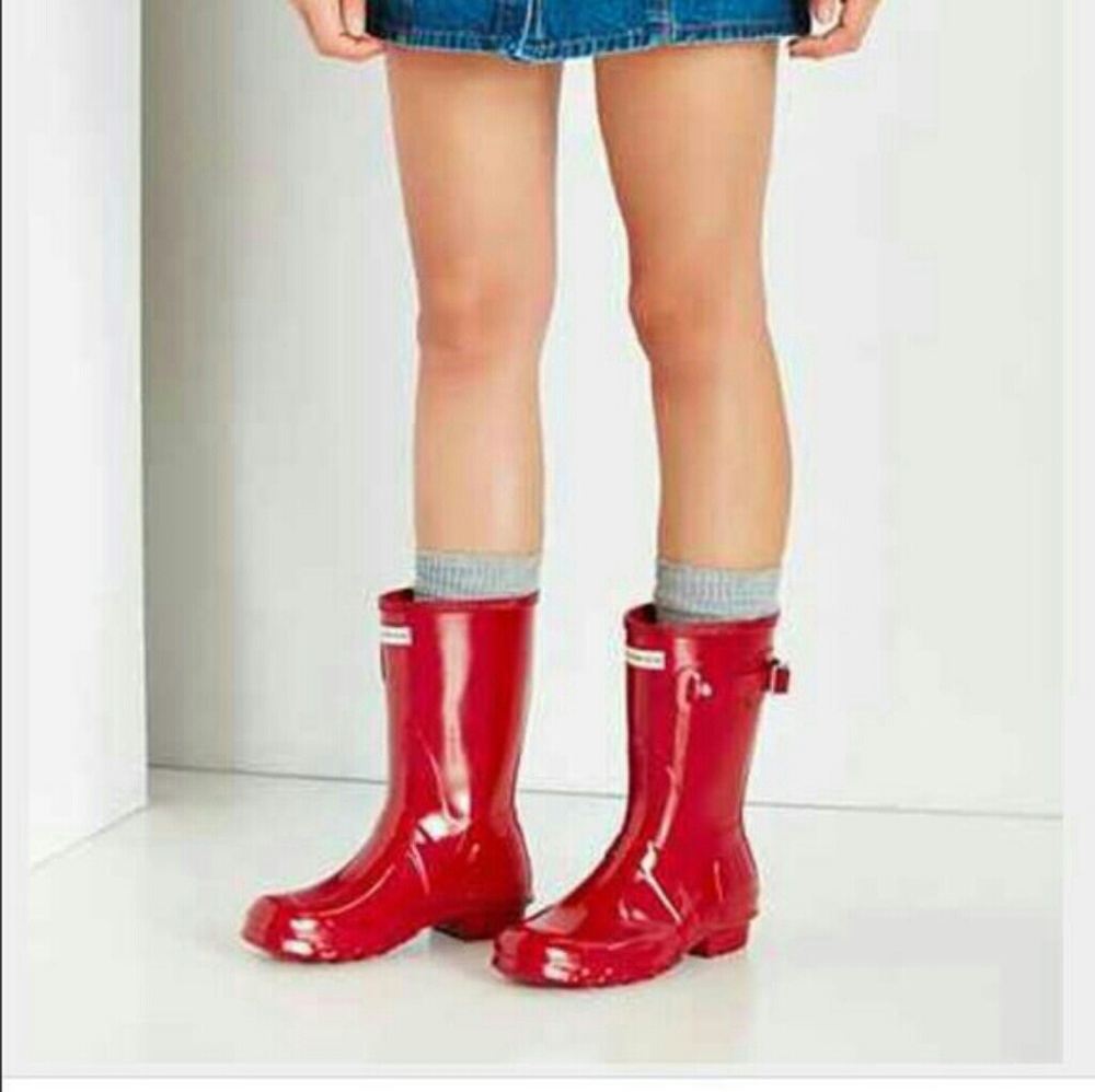 ON HOLD TILL FRIDAY HUNTER RAIN BOOTS