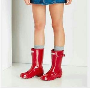 ON HOLD TILL FRIDAY HUNTER RAIN BOOTS