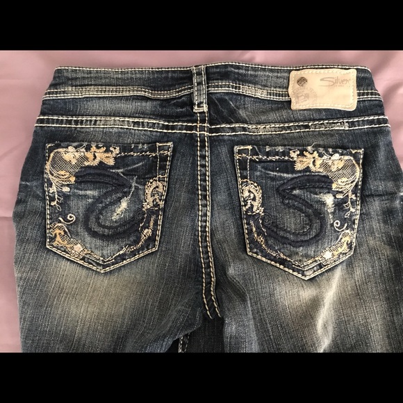 Distressed Blue Jeans - Picture 3 of 6