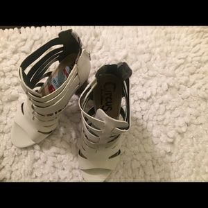 [SOLD OUT] Lace up Bootie