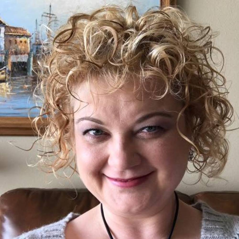 Meet your Posher, Dannette
