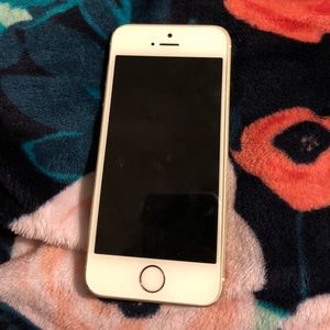 I am a 16gigabyte iPhone SE all gold.