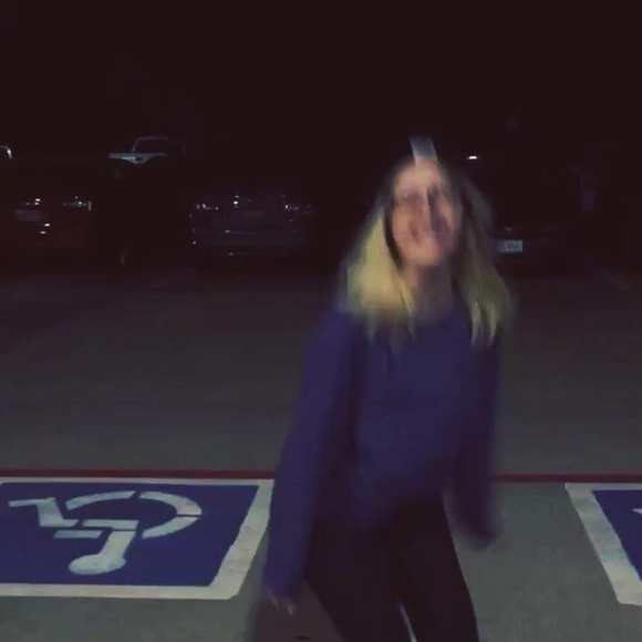 Meet your Posher, Lauren - Picture 1 of 1