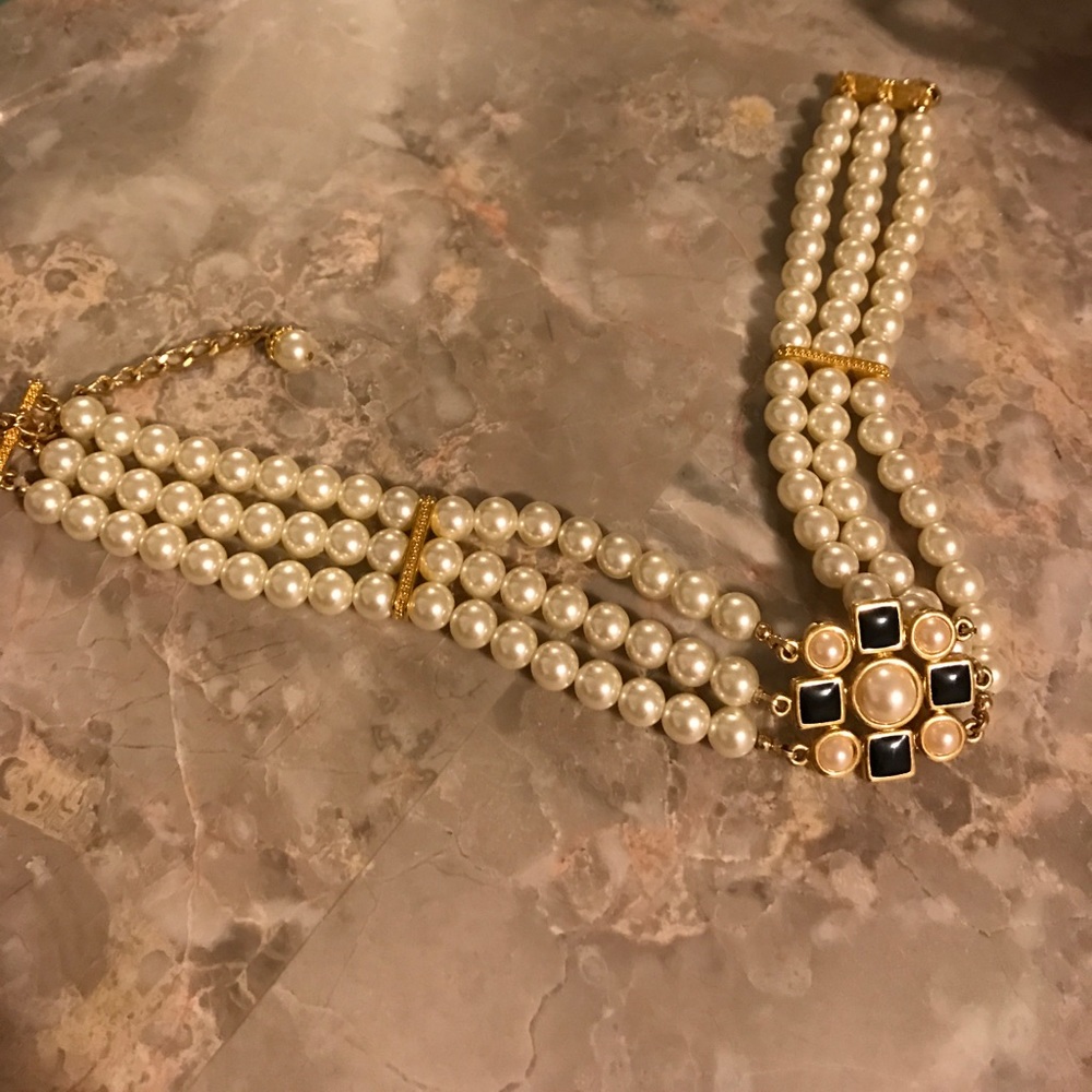 Beautiful vintage choker