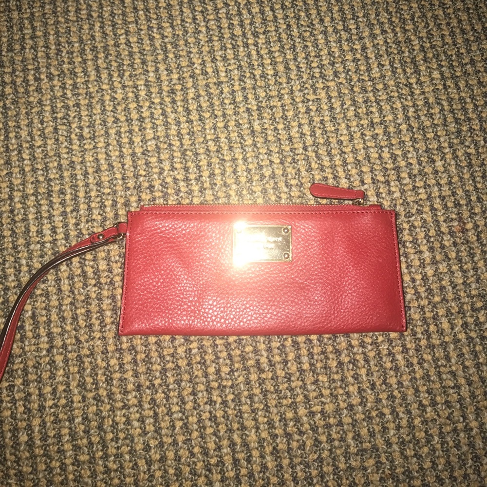 Used Michael Kor wrist bag