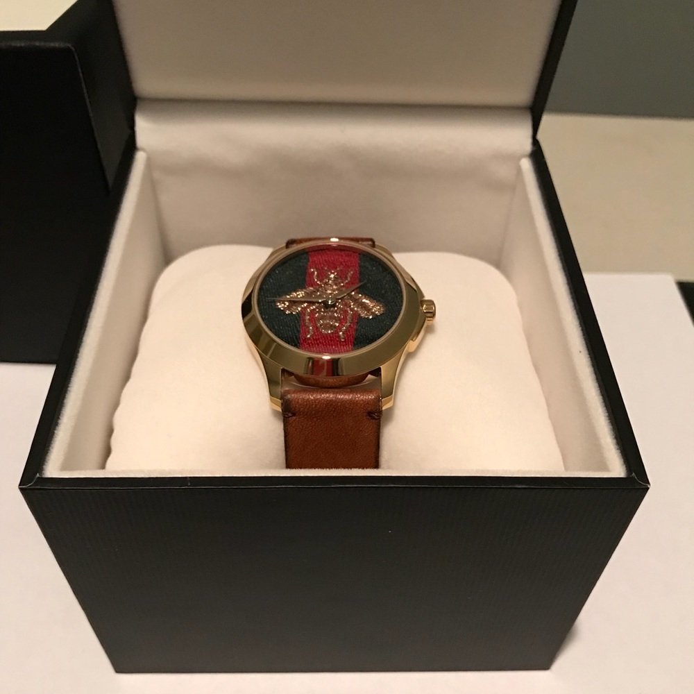 Gucci G Timeless Bee Watch - Picture 3 of 4
