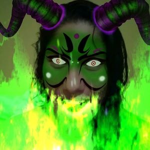 Meet your Posher, Mercedes