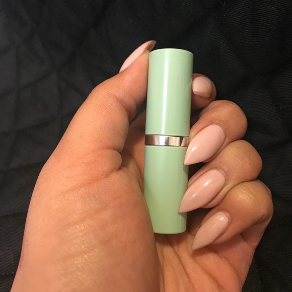 Clinique lipstick, A Different Grape - Picture 1 of 4