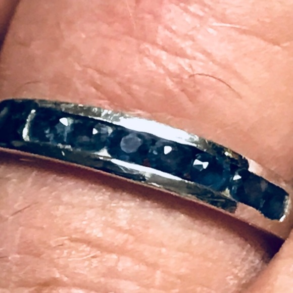 NIGERIAN SAPPHIRE & SOLID WHITE GOLD Size 7 ring