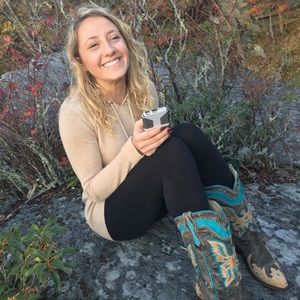 Meet your Posher, Lacey