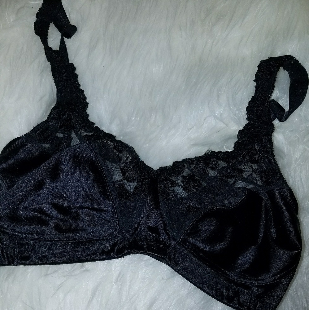 Wireless Black Lace Vintage Inspired Bra