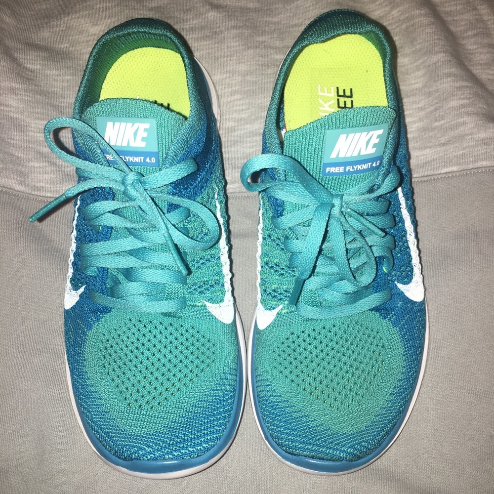 Women’s Nike 4.0 Flyknit size 6 LIKE NEW