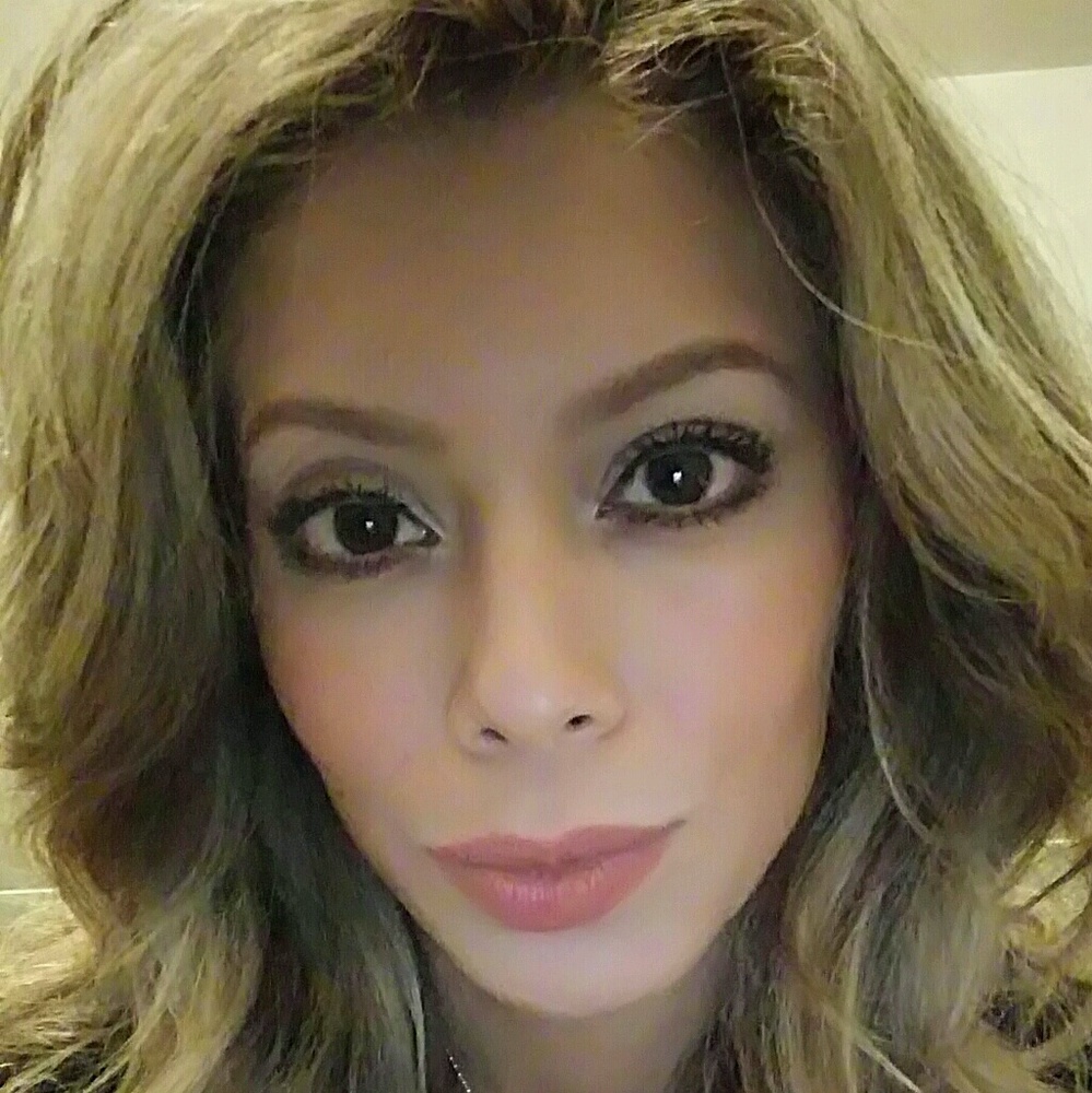 Meet your Posher, Isabel